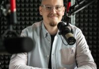 Ťažké je keď politik robí kroky, kedy sa ťa snaží úplne zdegradovať pred svojimi fanúšikmi, priznáva moderátor Piatočku Adam Blaško